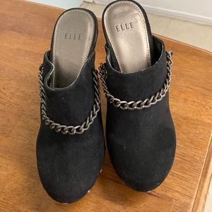 NWOT Never Worn Black Suede Clog Size 6